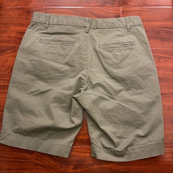 NWT Gap Bermuda Short .Size 4p - Picture 9 of 9